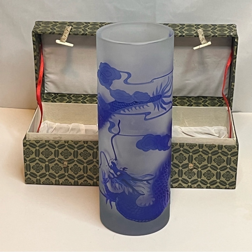 VINTAGE CUNJING Chinese Art Glass, Cobalt Blue Vase with Certificate, approx 10”